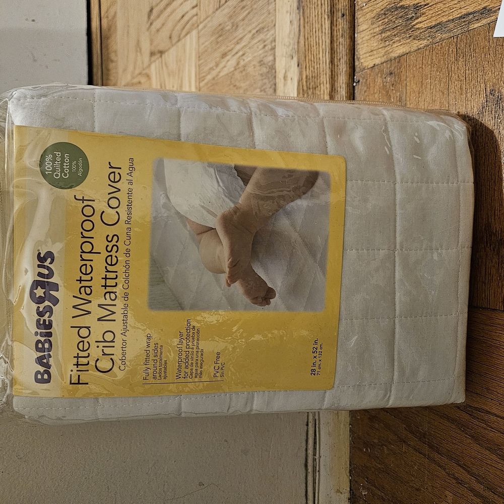 BabiesRUs White Fitted Waterproof Crib Mattress Cover